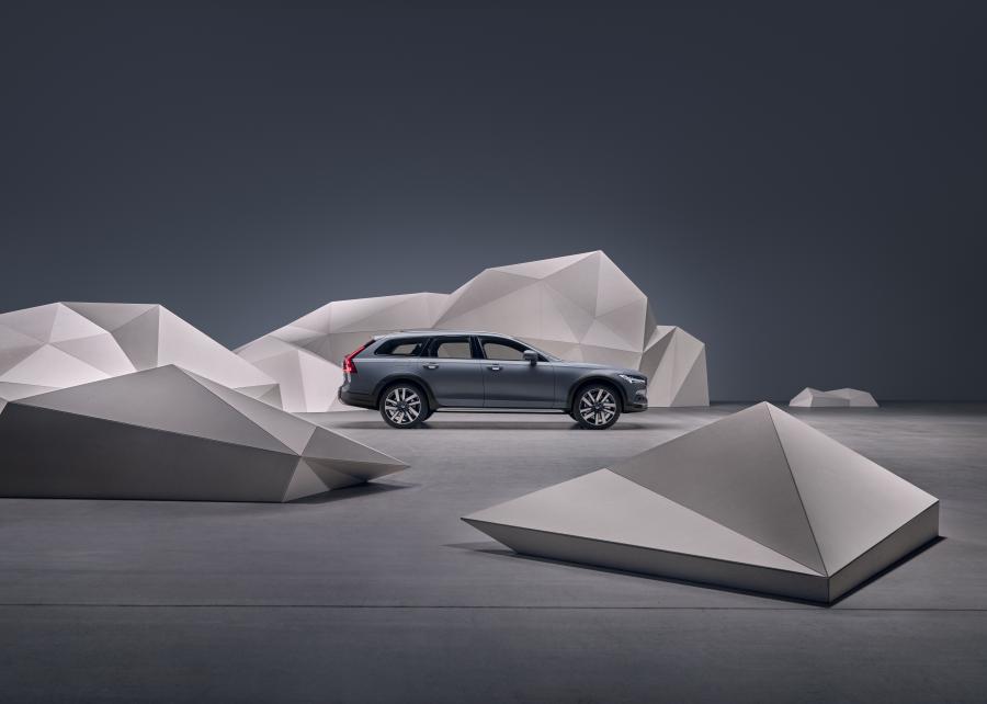  Volvo V90 B6 Cross Country 2020 года  (WW) (фото 6 из 9)